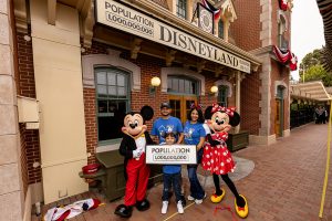 070326CT2MB 0146 600x400 bf06395 Disneyland Resort Welcomes One Billionth Guest