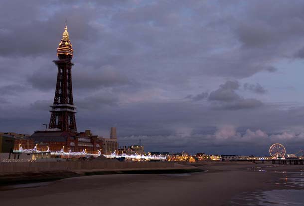 Blackpool_Tower_by_night