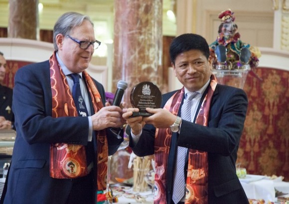 Albert II of Monaco and Mr. Su Zhigang at the 40th Monte-Carlo International Circus Festival