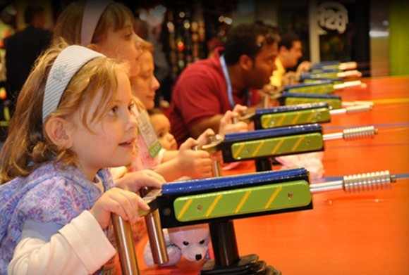 girlplayingWWwithframe1