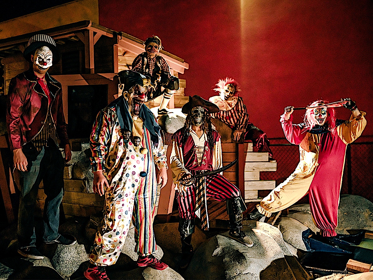 Splash-or-Scare: Halloween Horror at Sahara Sam’s