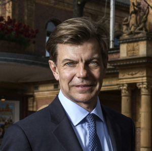 A Tivoli Direktør Lars Liebs Tivoli's Lars Liebst to step down as CEO