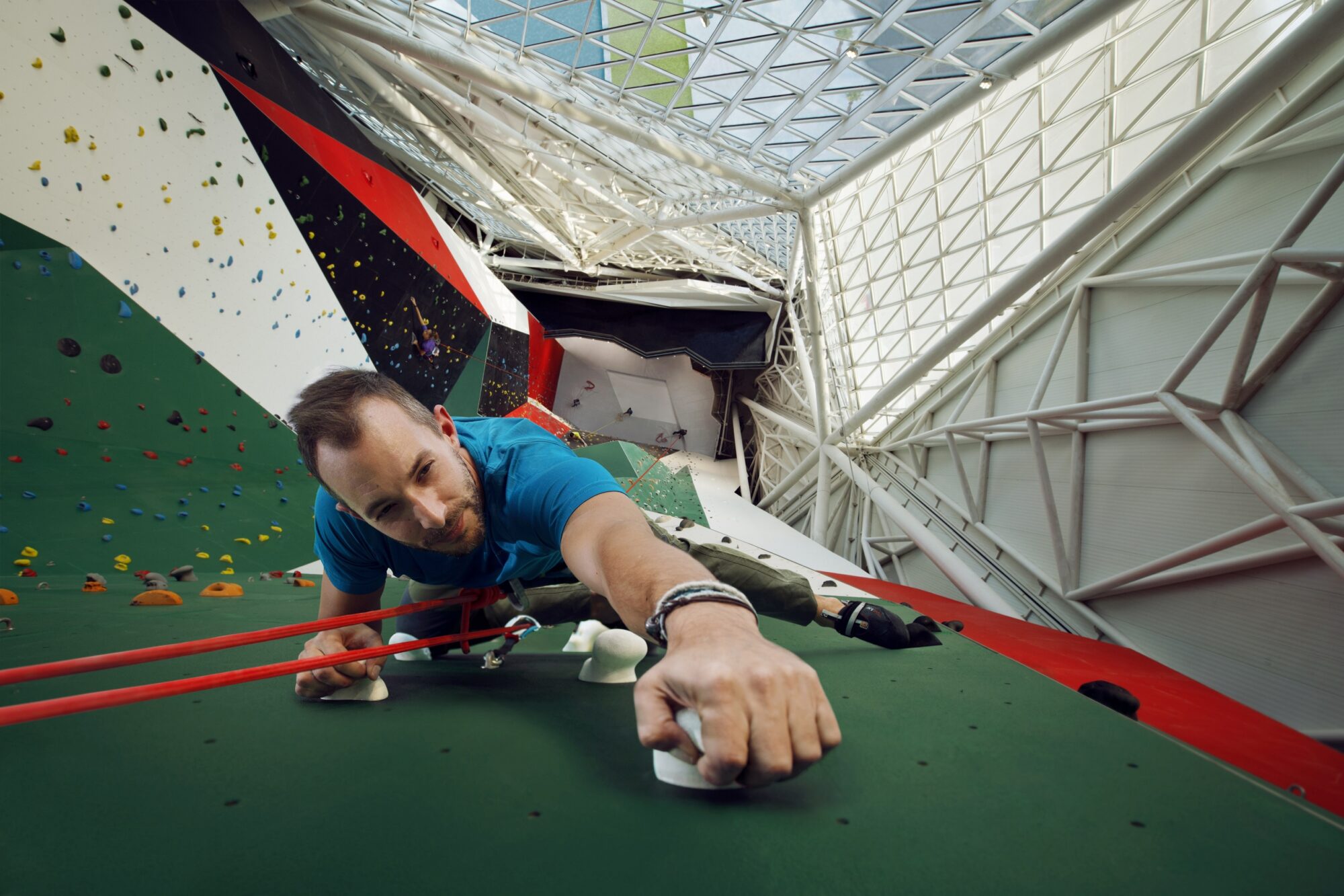 CLYMB Abu Dhabi introduces skydiving and climbing courses