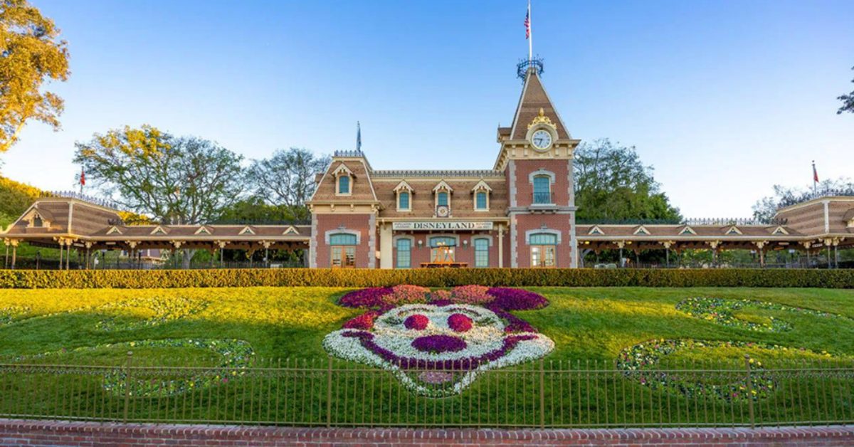 All-time attendance tops one billion visitors at Disneyland resort