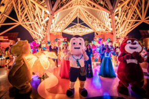 Fantawild 1 Night time event wins Nanning Fantawild park national TV coverage