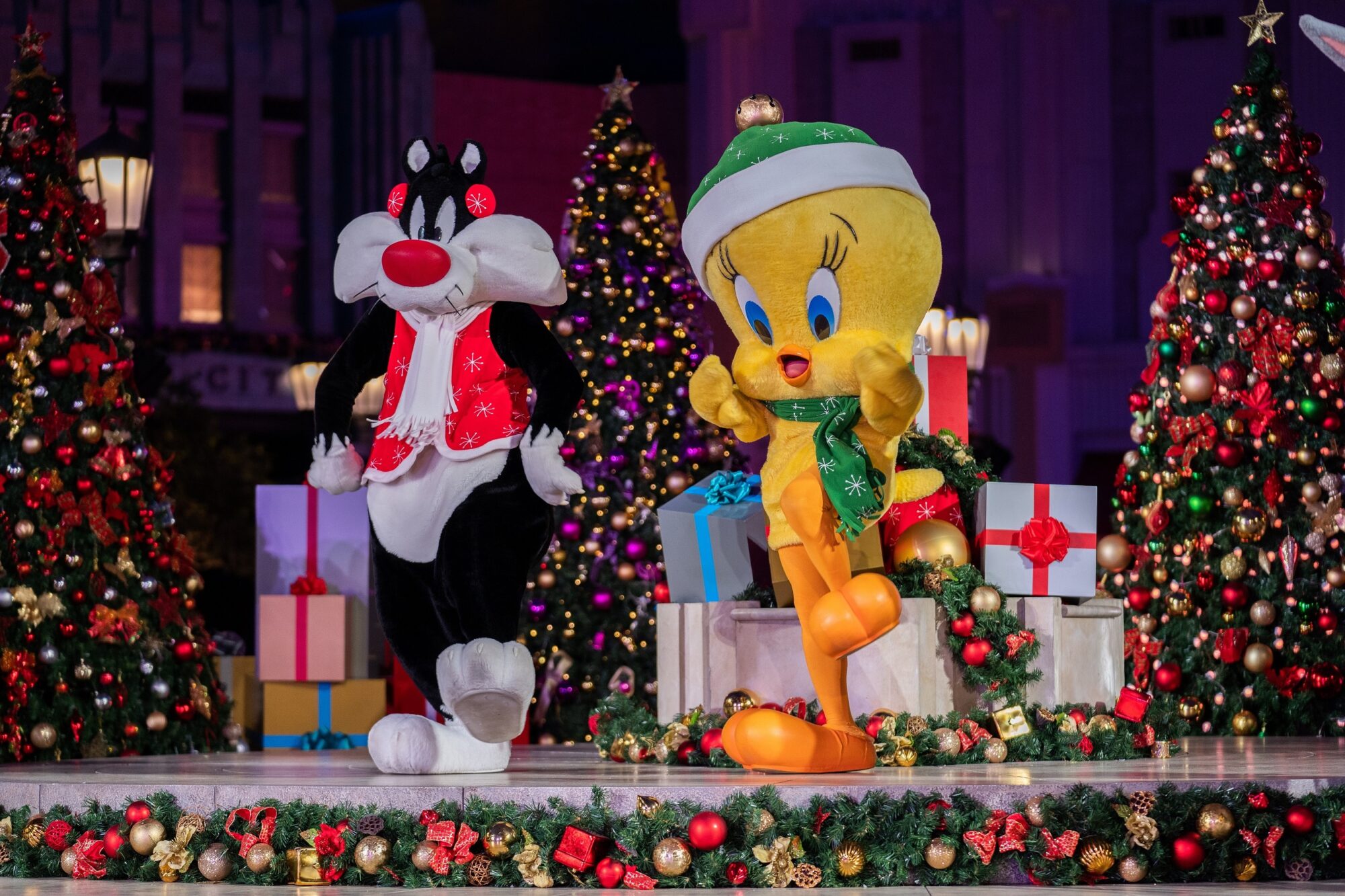 Ferrari World Abu Dhabi and Warner Bros. World Abu Dhabi gear up to celebrate the most wonderful time of the year