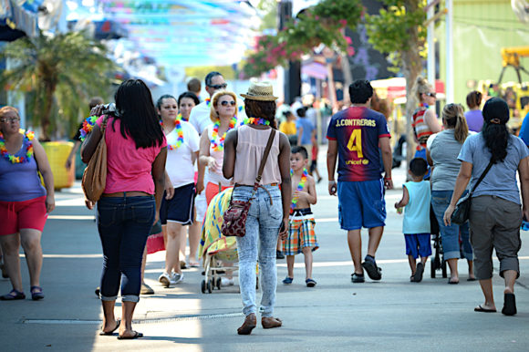 Midway Crowd TX State Fair Be alert, be safe!