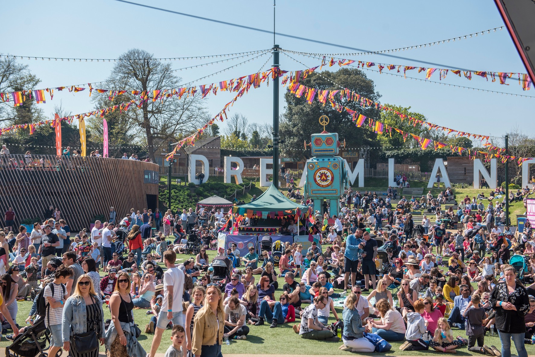Dreamland will stay free to enter for 2019 after welcoming 100,000 Easter visitors