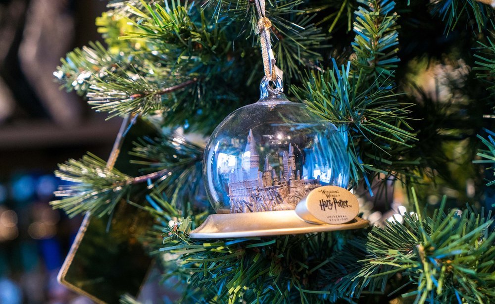 Christmas in The Wizarding World of Harry Potter” and “Grinchmas” set to return to Universal Studios, Hollywood