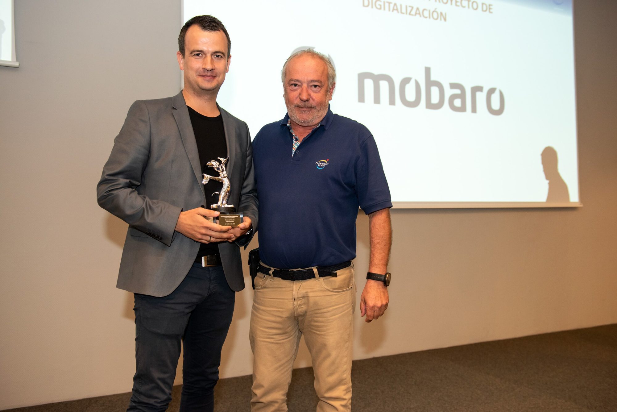 PortAventura World presents Mobaro with award