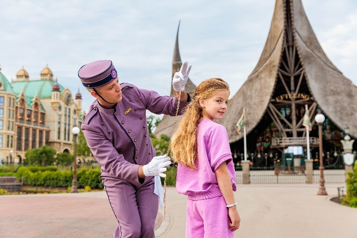 25 braids donated on Fairy Tale Day at Efteling