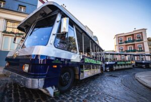 universal electric tram 2 Universal Studios Hollywood rolls out first electric trams